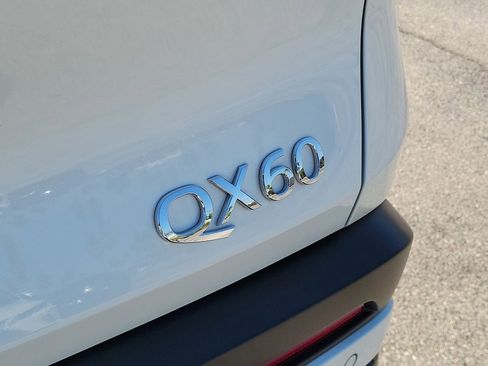 Used 2025 INFINITI QX60 Luxe w/ Lighting Package (N94) AWD/4WD image 8