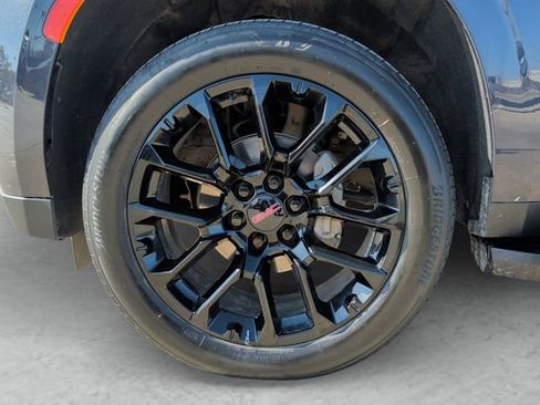 Used 2023 GMC Yukon XL SLT image 23