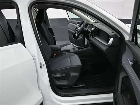 New 2026 Volkswagen Tiguan SE image 14