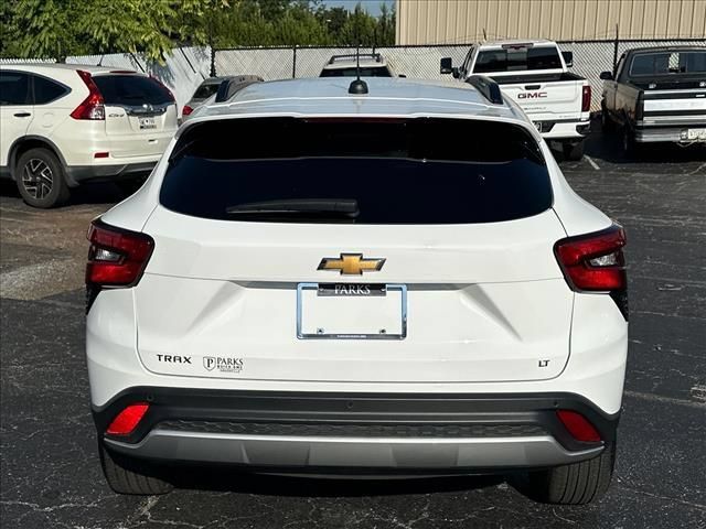 Used 2025 Chevrolet Trax LT w/ Driver Confidence Package FWD image 10