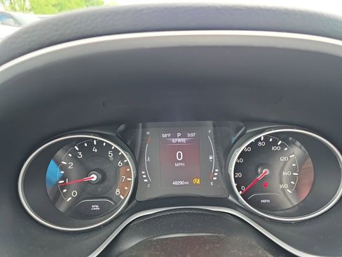 Used 2019 Jeep Compass Latitude w/ Cold Weather Group AWD/4WD image 16