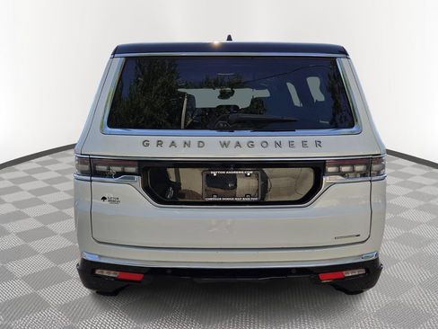 Certified 2024 Jeep Grand Wagoneer L Series III AWD/4WD image 5
