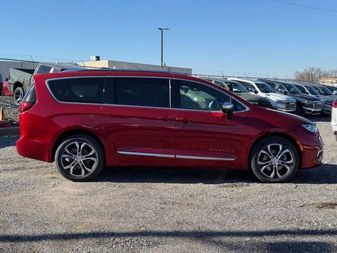 New 2026 Chrysler Pacifica Pinnacle image 2