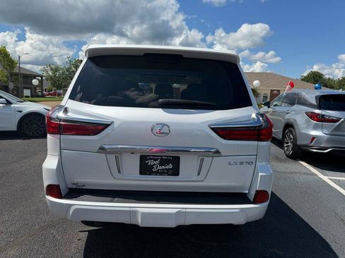 Used 2019 Lexus LX 570 4WD w/ Luxury Package image 6