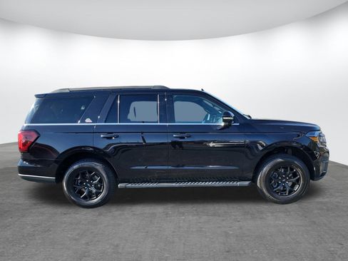Used 2022 Ford Expedition Timberline image 2