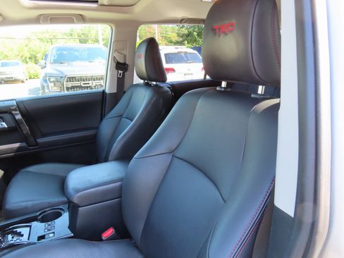 Used 2021 Toyota 4Runner Venture image 30