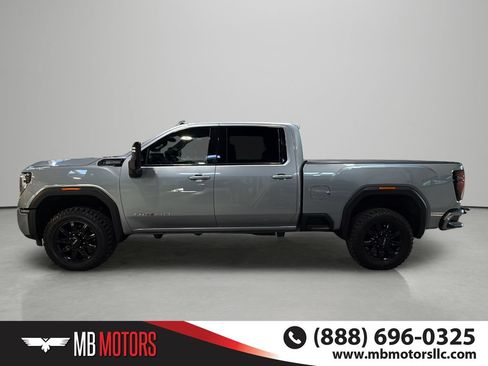 Used 2024 GMC Sierra 3500 AT4 w/ AT4 Preferred Package AWD/4WD image 2