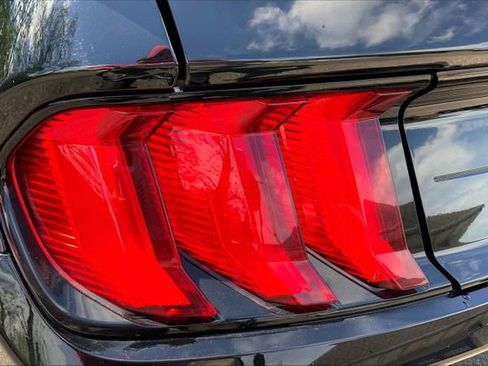 Used 2021 Ford Mustang GT Premium w/ GT Performance Package RWD image 12