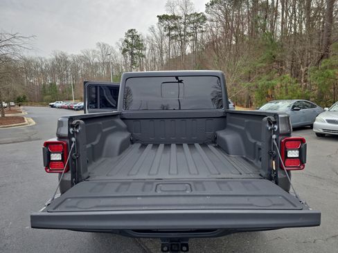 Used 2022 Jeep Gladiator Rubicon w/ LED Lighting Group image 12