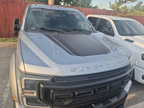 Used 2022 Ford F250 Lariat w/ Black Appearance Package AWD/4WD image 29