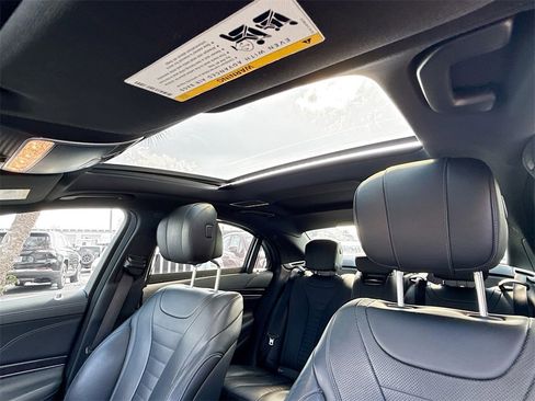 Used 2020 Mercedes-Benz S 560 Sedan image 25