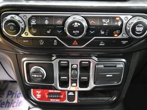 Used 2022 Jeep Gladiator Mojave w/ LED Lighting Group AWD/4WD image 26