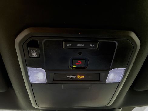 Used 2025 Toyota Tundra Limited w/ TRD Off-Road Package AWD/4WD image 20