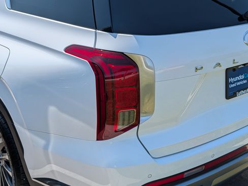 Certified 2023 Hyundai Palisade Limited w/ Cargo Package AWD/4WD image 17
