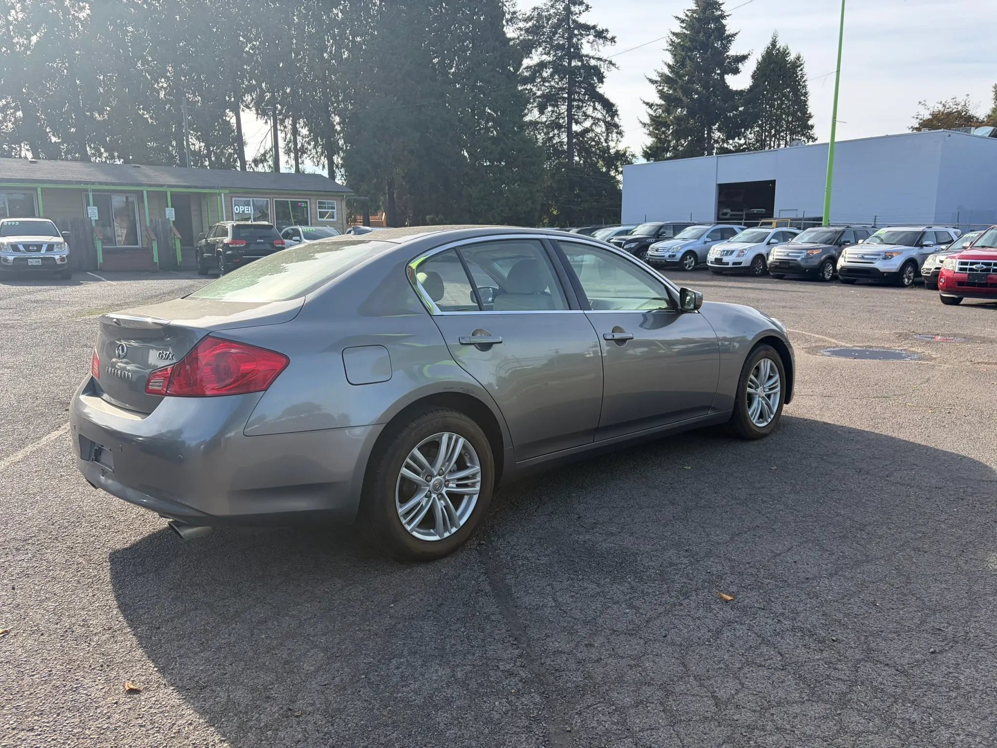 Used 2013 INFINITI G37 x Sedan w/ Premium Pkg AWD/4WD image 3