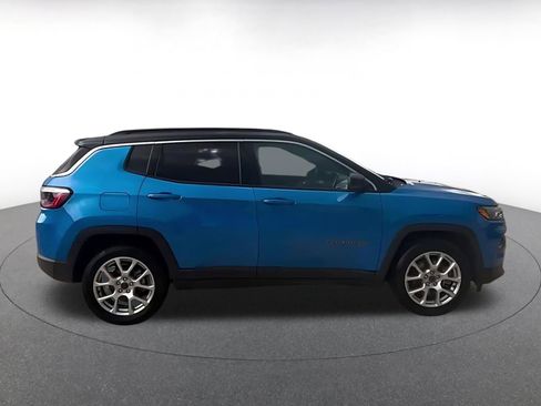 Used 2025 Jeep Compass Limited AWD/4WD image 16