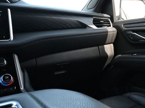 Used 2022 GMC Yukon Denali RWD image 8