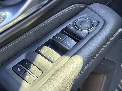 Used 2021 GMC Yukon XL Denali image 13