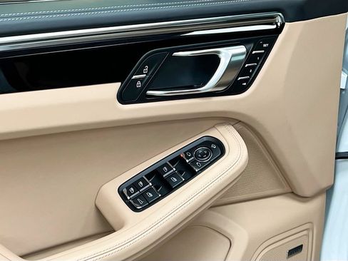 Certified 2026 Porsche Macan AWD/4WD image 20