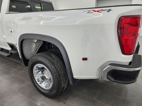 Used 2025 Chevrolet Silverado 3500 LT w/ All Star Edition image 36