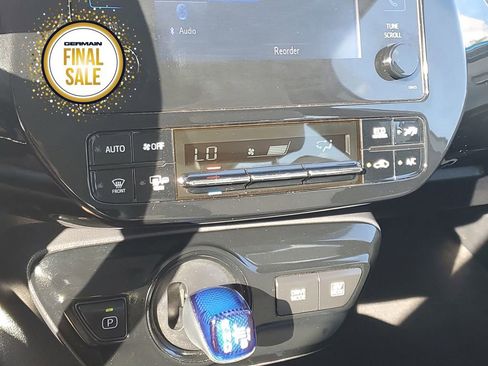 Certified 2019 Toyota Prius XLE image 27