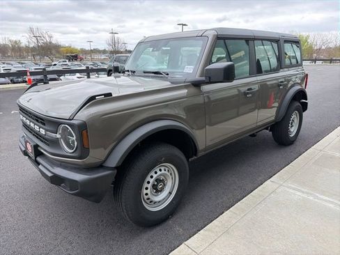 New 2025 Ford Bronco 4-Door AWD/4WD image 6