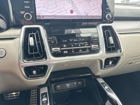 Certified 2022 Kia Sorento SX Prestige AWD/4WD image 36