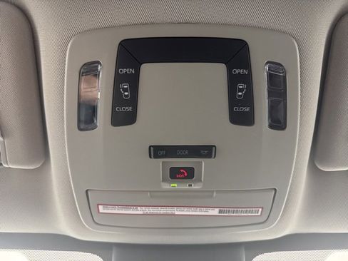 Used 2021 Toyota Sienna LE image 15