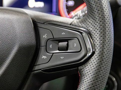 Used 2023 Chevrolet TrailBlazer RS w/ Sun and Liftgate Package image 9