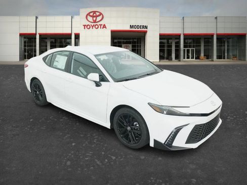 New 2026 Toyota Camry SE image 18