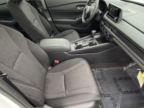 Certified 2025 Honda Accord SE image 9