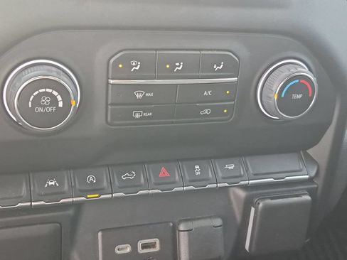 Used 2023 Chevrolet Silverado 1500 Custom RWD image 18