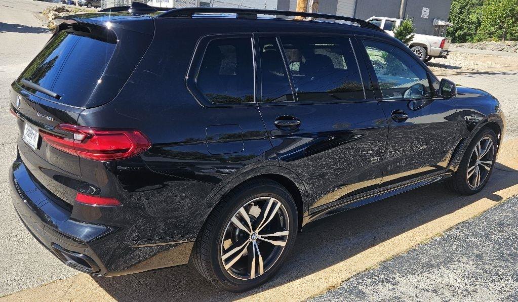 Used 2020 BMW X7 xDrive40i w/ M Sport Package AWD/4WD image 6