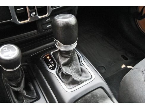 Used 2021 Jeep Wrangler Unlimited Sport AWD/4WD image 24