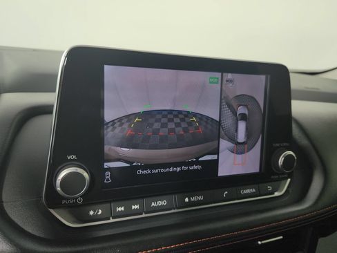 Used 2025 Nissan Rogue SV AWD/4WD image 28