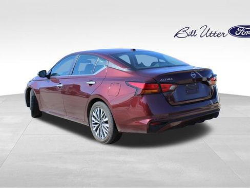 Used 2024 Nissan Altima 2.5 SV image 7