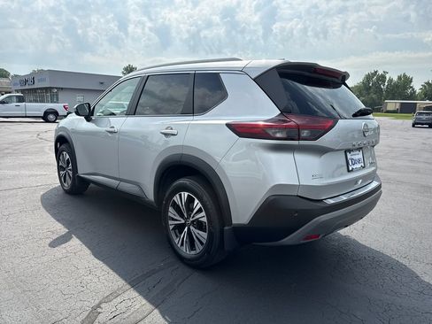 Used 2023 Nissan Rogue SV w/ SV Premium B Package AWD/4WD image 2