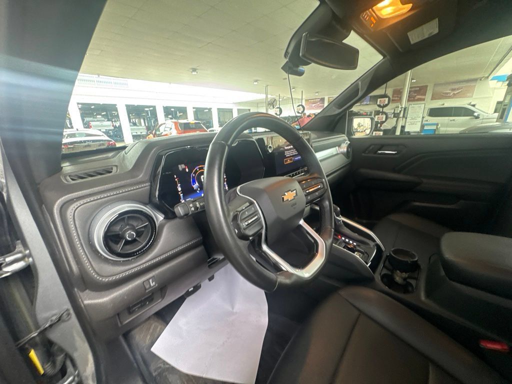 Used 2023 Chevrolet Colorado LT w/ LT Convenience Package III RWD image 10