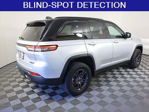 Used 2024 Jeep Grand Cherokee Trailhawk w/ Luxury Tech Group III image 5