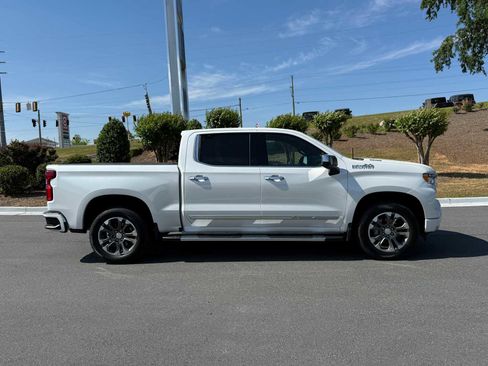Used 2023 Chevrolet Silverado 1500 High Country w/ Technology Package AWD/4WD image 6