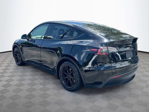 Used 2021 Tesla Model Y Long Range image 8