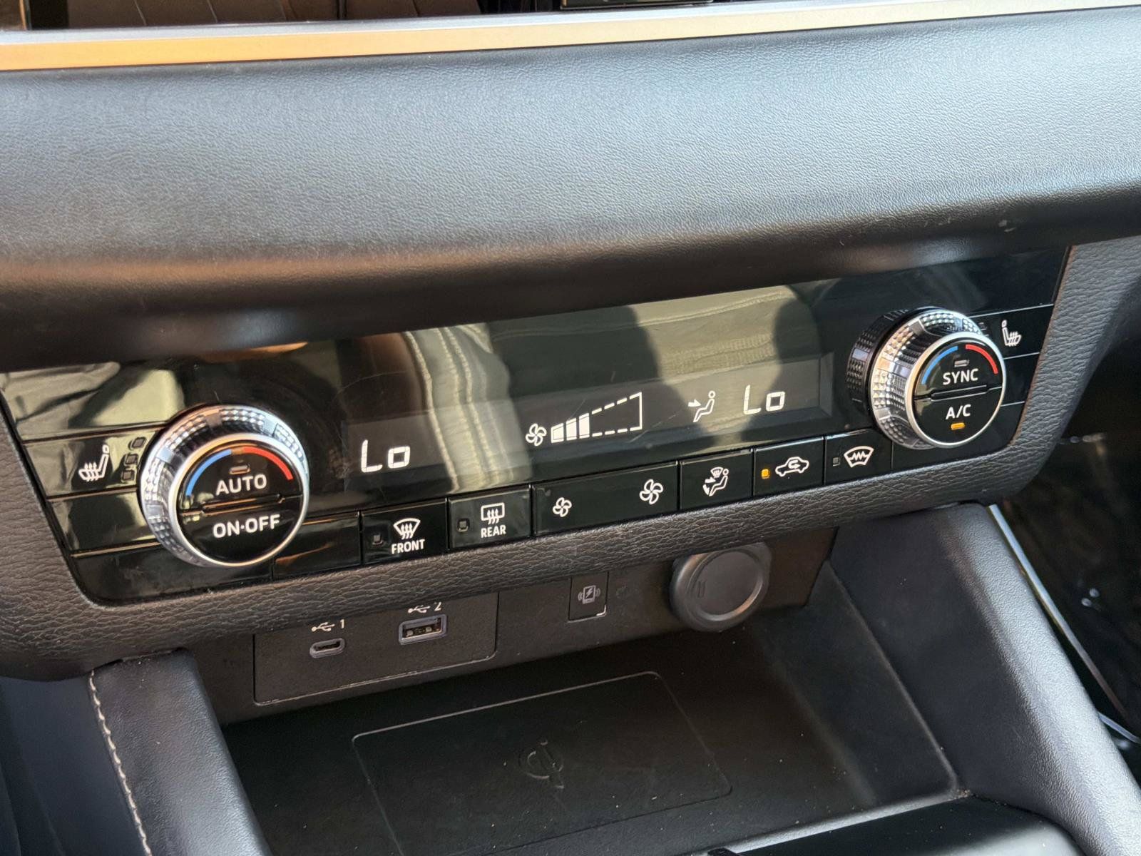 Used 2024 Mitsubishi Outlander AWD image 22