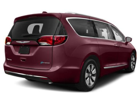 Used 2018 Chrysler Pacifica Limited w/ Advanced Safetytec Group FWD image 2