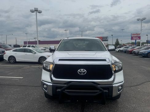 Used 2017 Toyota Tundra SR5 w/ SR5 Upgrade Package RWD image 11
