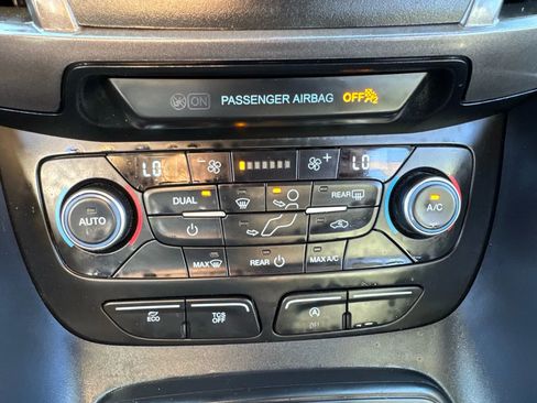 Used 2022 Ford Transit Connect XL image 46