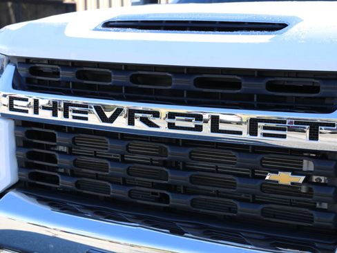 Used 2022 Chevrolet Silverado 2500 LT w/ Convenience Package image 11