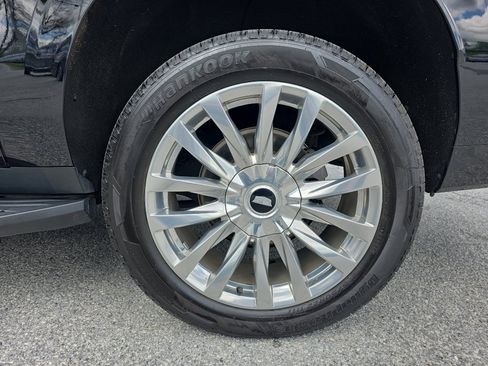 Used 2021 Cadillac Escalade ESV Premium Luxury AWD/4WD image 21