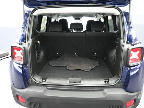 Used 2018 Jeep Renegade Latitude image 21