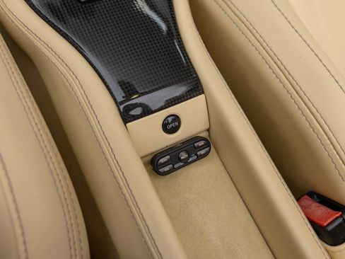 Used 2013 Ferrari 458 Spider RWD image 30