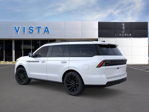 New 2026 Lincoln Navigator Reserve w/ Jet Appearance Package AWD/4WD image 4